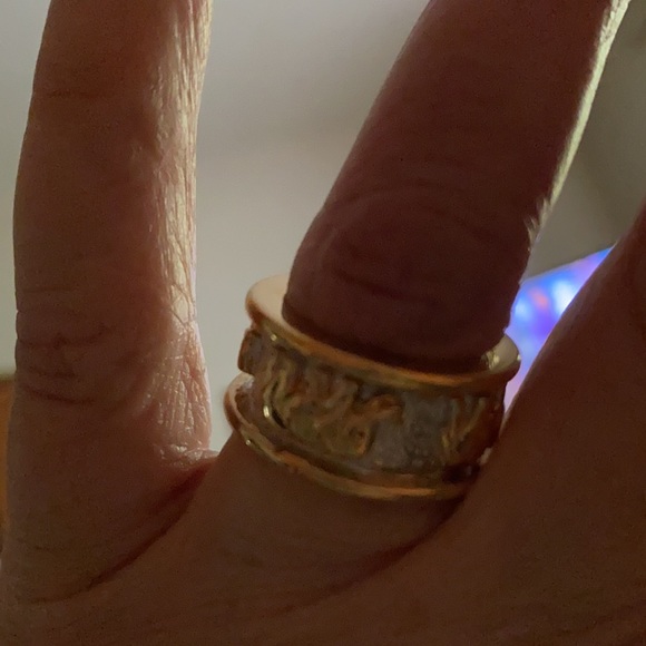 Elephant Ring - Picture 4 of 9